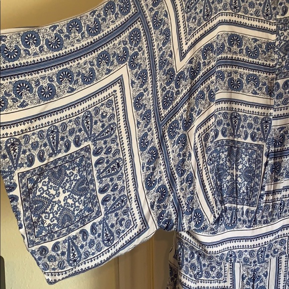 Blue and white print romper - Picture 2 of 5